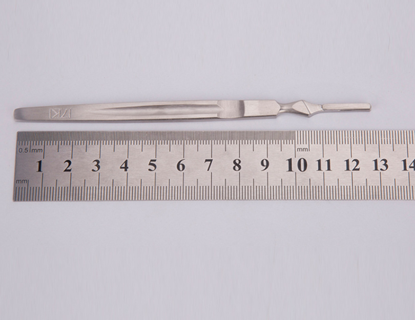 S32005-12 手术刀柄 7K# -12.5cm 3.jpg