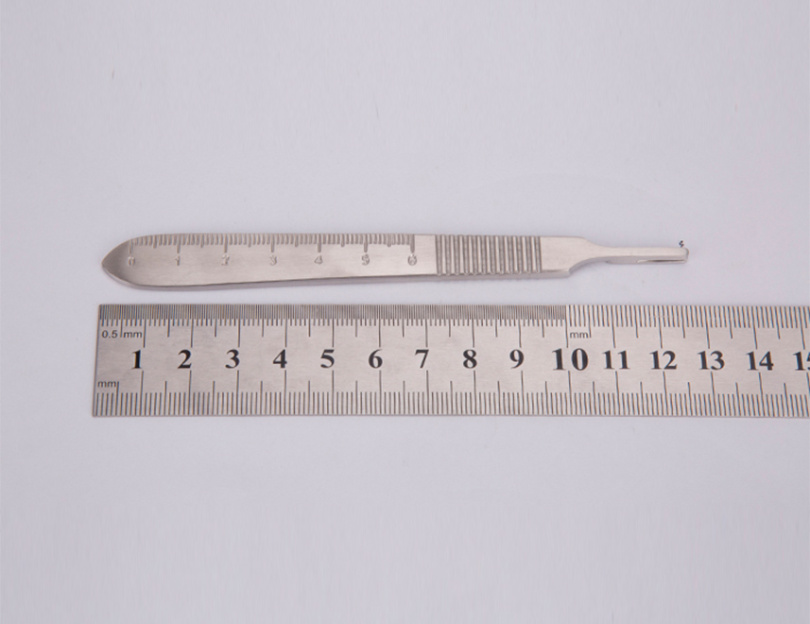 S32003-12 手术刀柄 3#（带标尺）-12.5cm 4.jpg